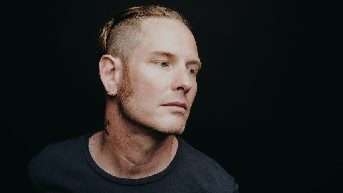Corey taylor beyond. Corey Taylor Samantha's gone текст